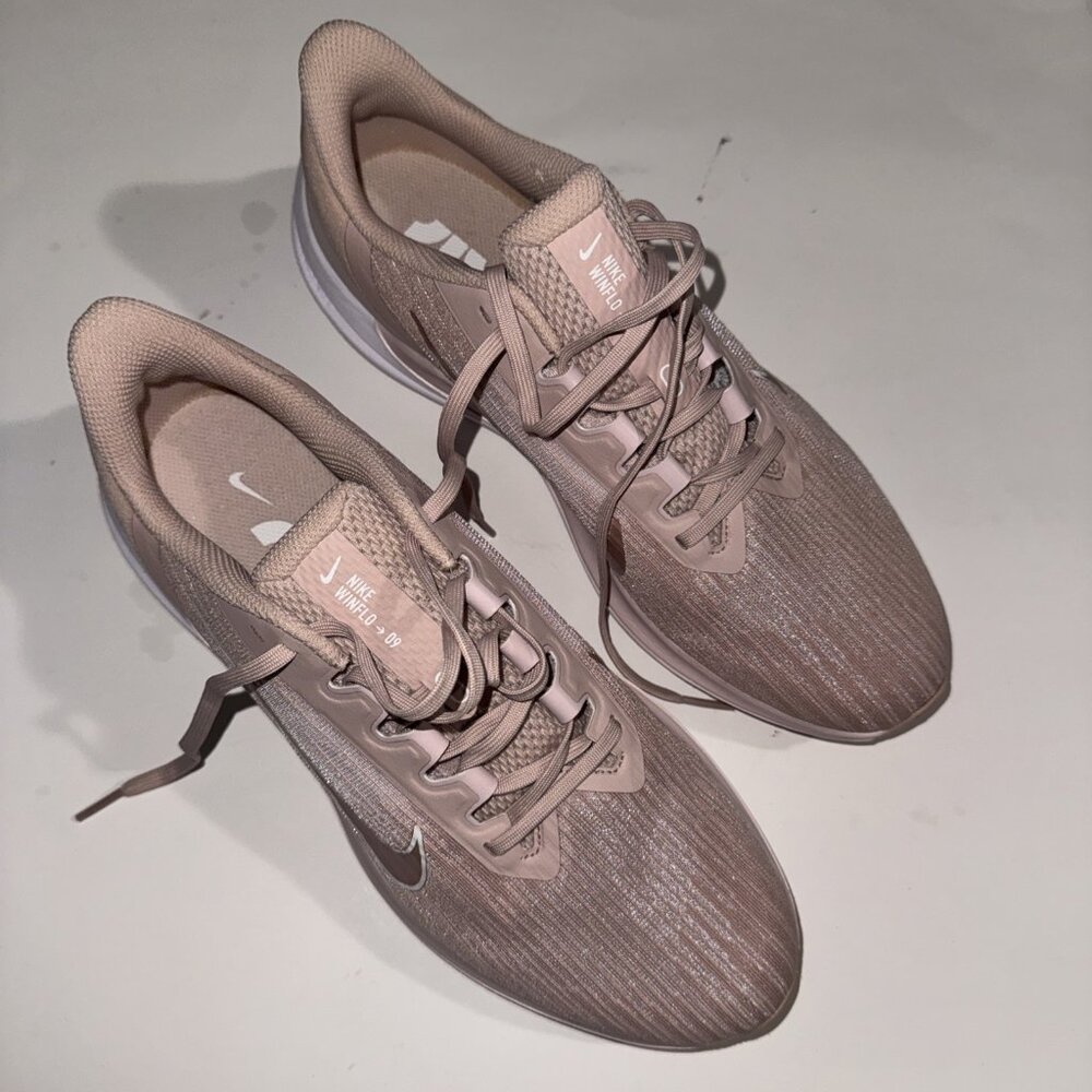 Nike Air winflo 9 Women’s Size 12 Pink Oxford/White Running Shoe
